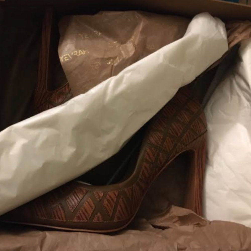 Yevrah Womens Designer Wood Pump - Made in Brazil - Picture 8 of 10